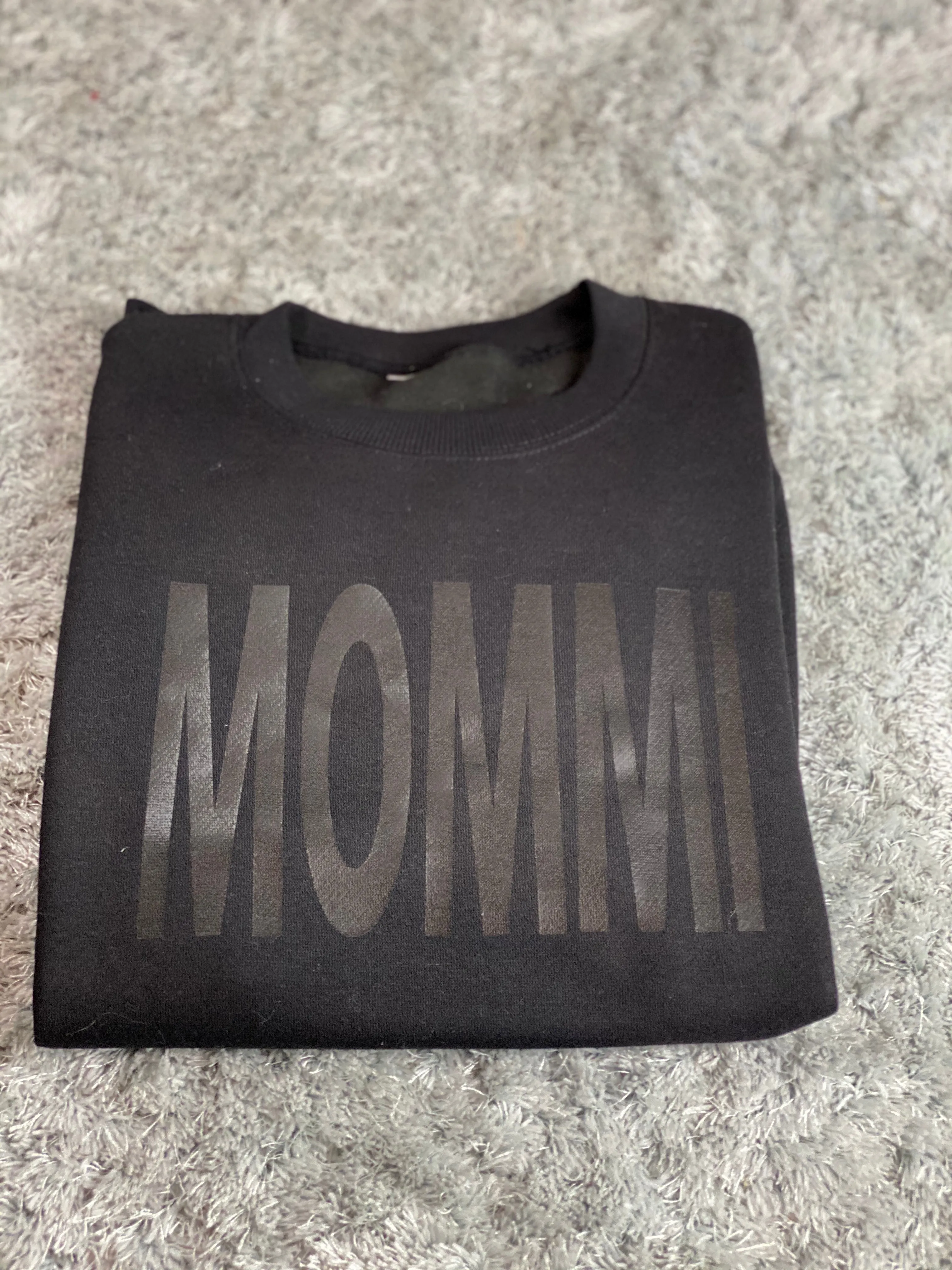 MOMMI- Blacked Out